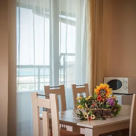 Хотел Prestige 2 Приморско